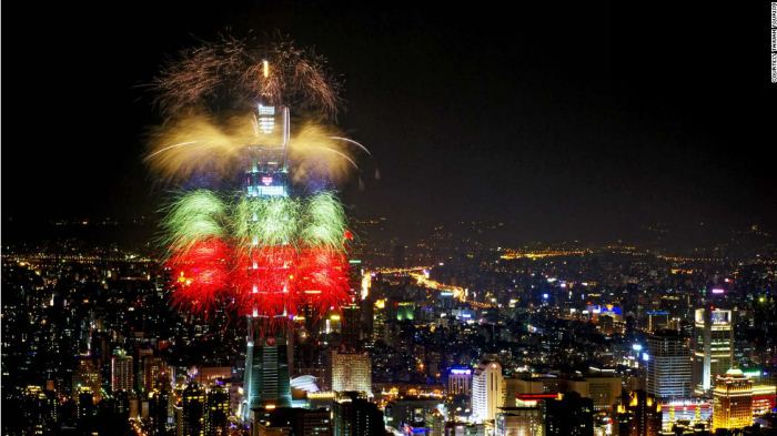 9The Taiwanese capital thinks big when it comes to New Year's Eve, transforming the 509-meter-high Taipei 101 tower into a frenzy of colorful fireworks.