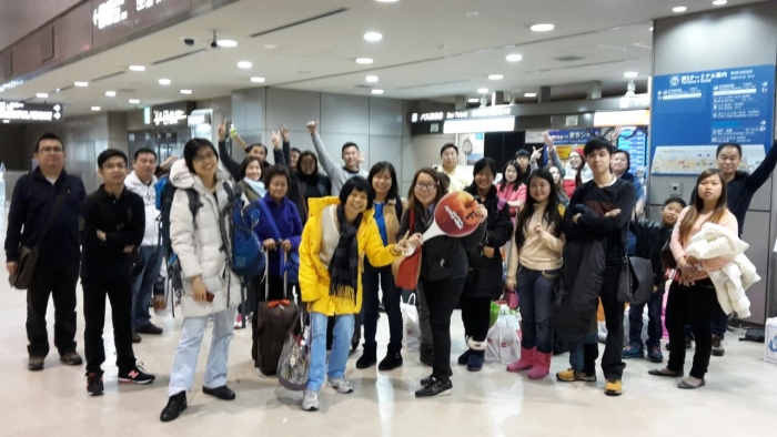 蘋果包机MH8539一切顺利 预计今晚9时50分抵马 避开寒冷的旭川机场,来到温暖的成田机场。