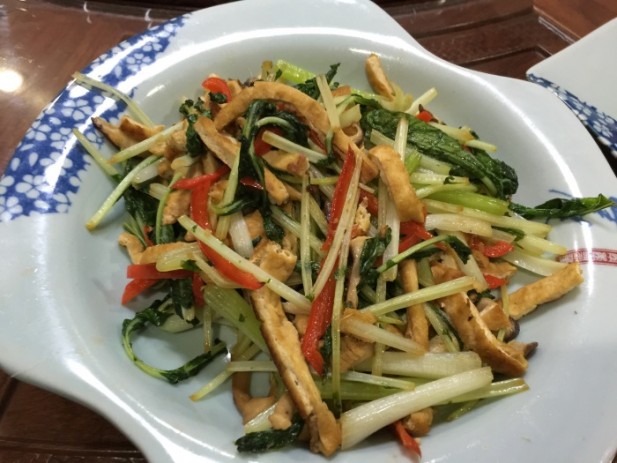 卖相朴实的菜肴，却能够尝出食材的鲜味。（一）