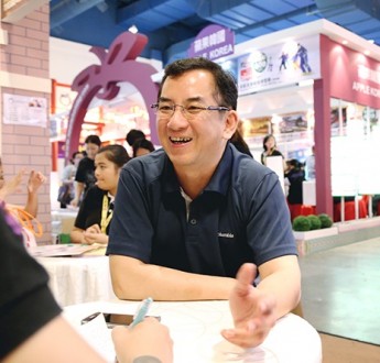 李国良：对于出国旅游多次的人来说，城市、古迹已经无法满足他们的需要。