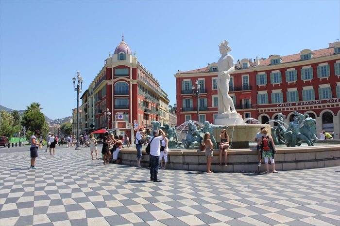 法国 · 尼斯之旅 Nice City tour 繁华的马塞纳guan广场。