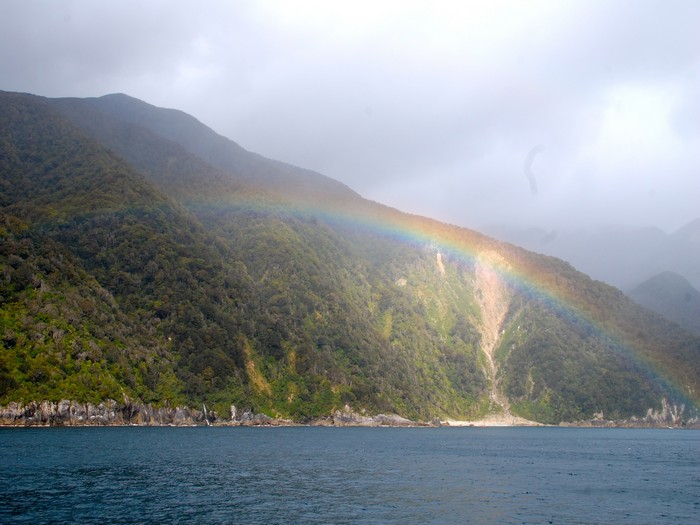 纽西兰Queenstown(下) 彩虹,让神奇峡湾变得更美了。
