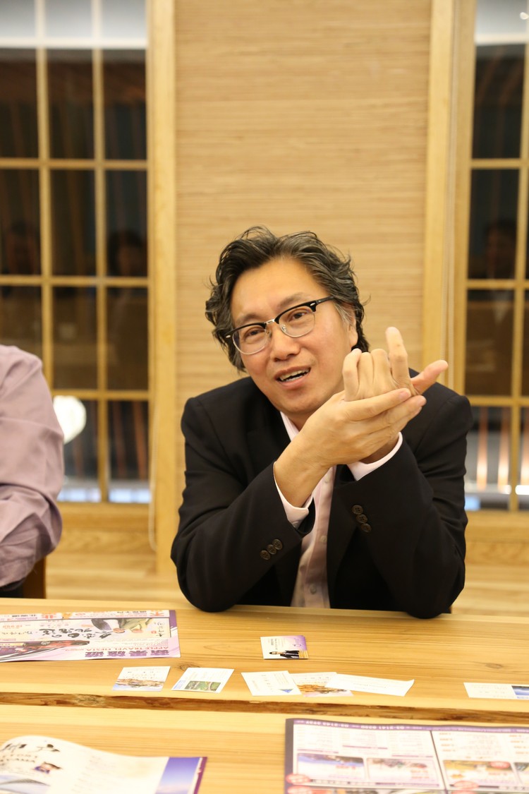 蘋果集团董事经理 拿督斯里许育兴