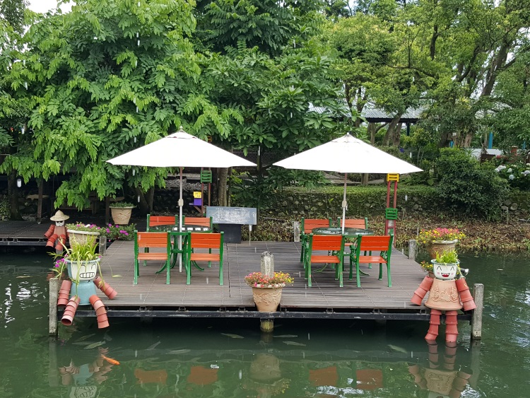 深入农村 听农家人说故事 在湖边享杯咖啡 让脑袋放空吧!