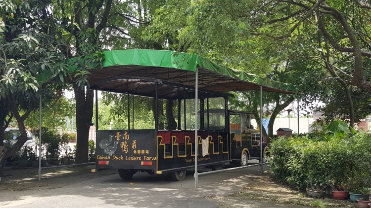 深入农村 听农家人说故事 善用资源的苏老板把别人不要的都变成了宝贝。