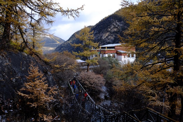 稻城亚丁 神聚集的山 冲古寺