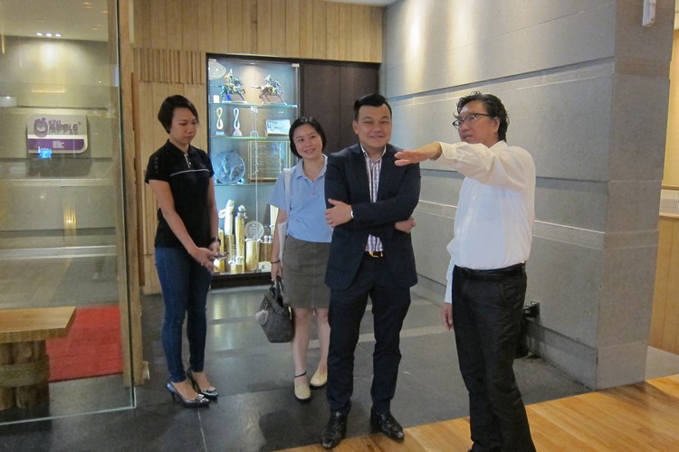 泰航贵宾 造访蘋果旅遊 参观蘋果大楼管理部